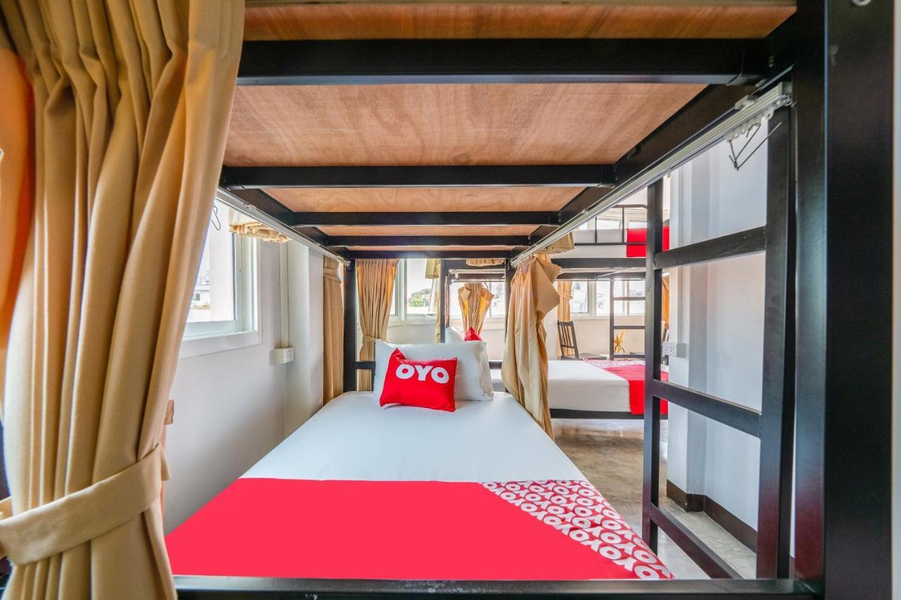 Oyo 969 Lida 1946 Hostel Банкок Екстериор снимка