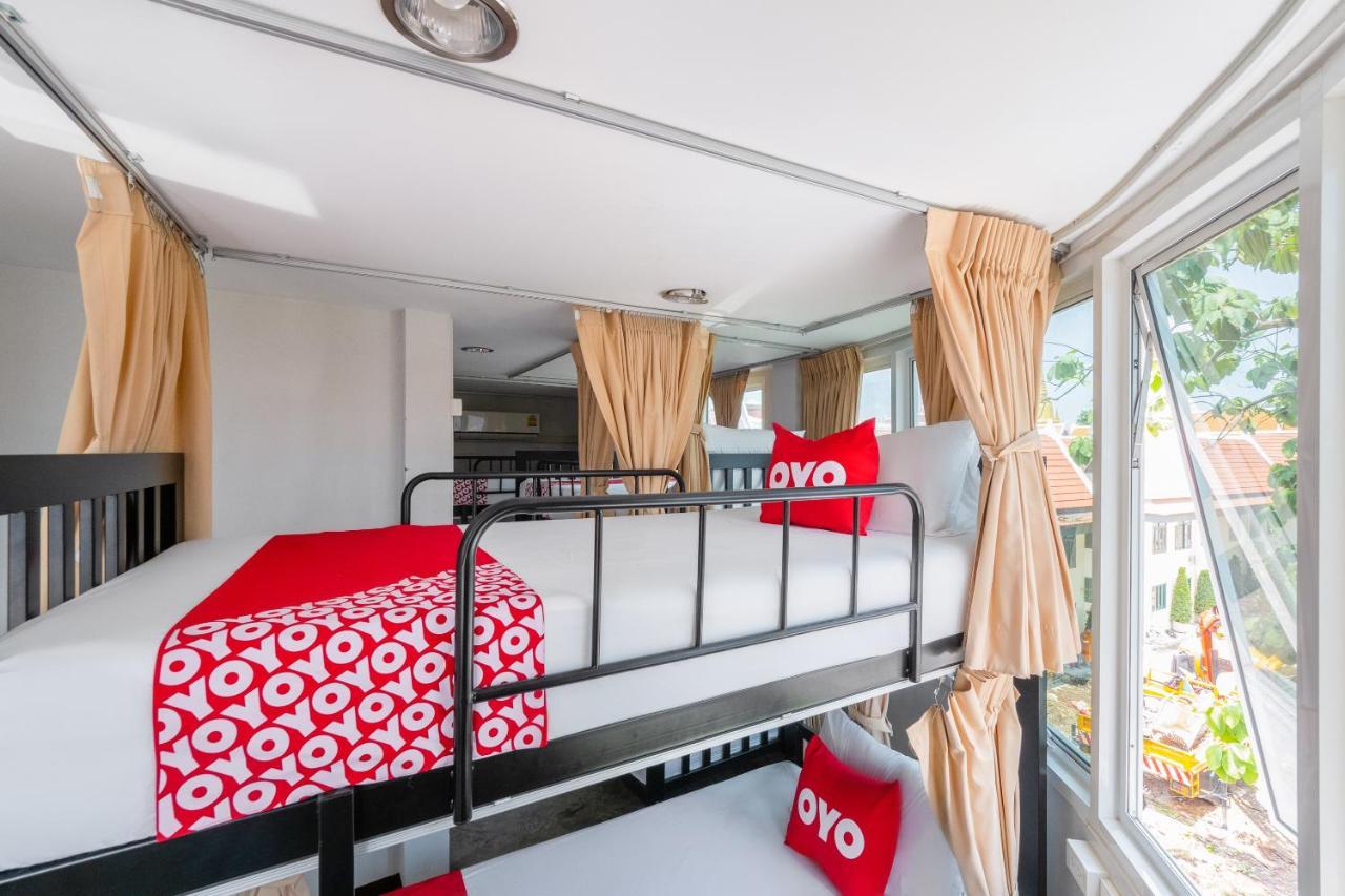 Oyo 969 Lida 1946 Hostel Банкок Екстериор снимка