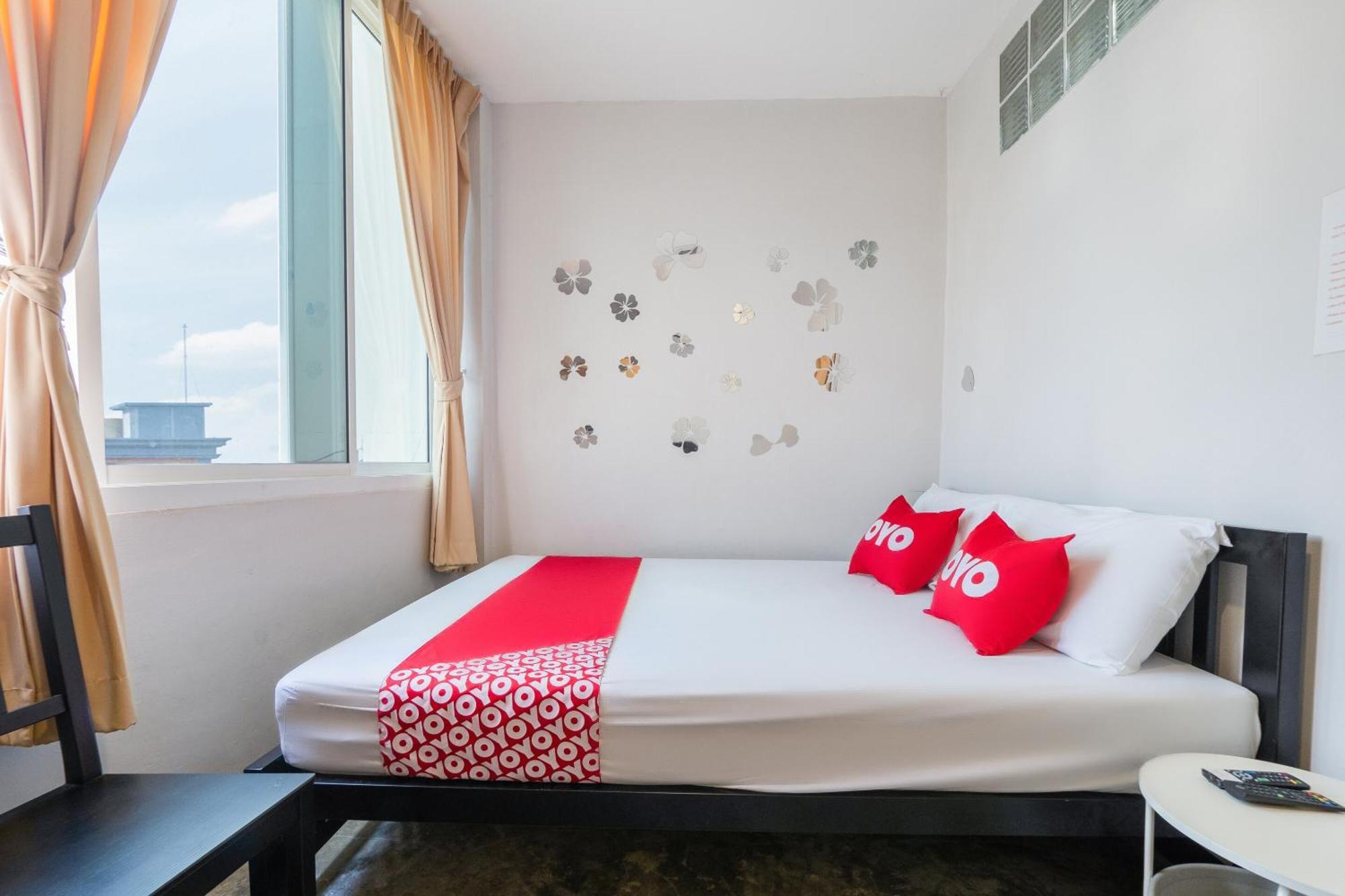 Oyo 969 Lida 1946 Hostel Банкок Екстериор снимка