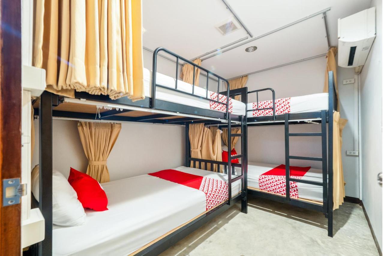 Oyo 969 Lida 1946 Hostel Банкок Екстериор снимка
