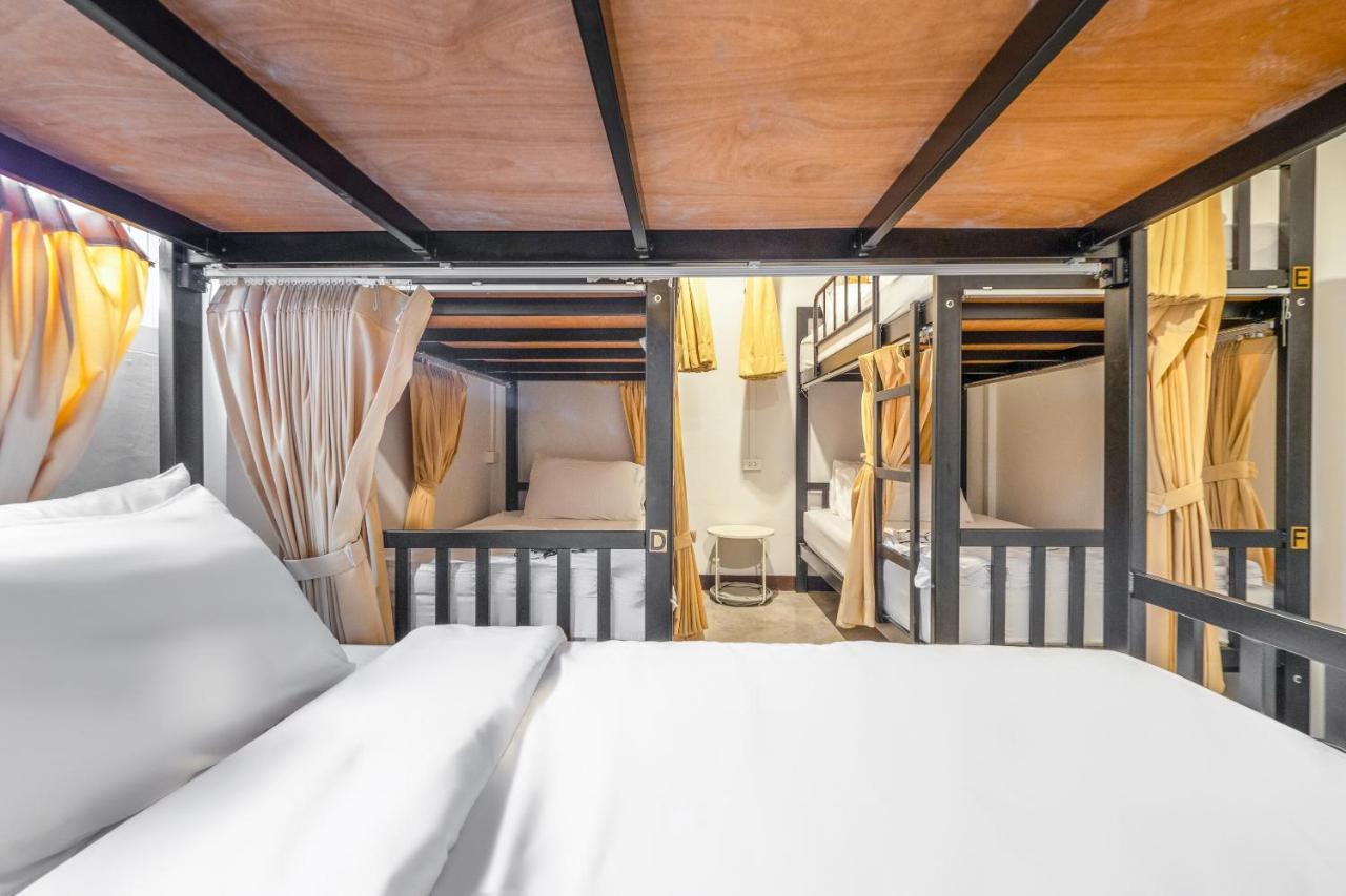 Oyo 969 Lida 1946 Hostel Банкок Екстериор снимка