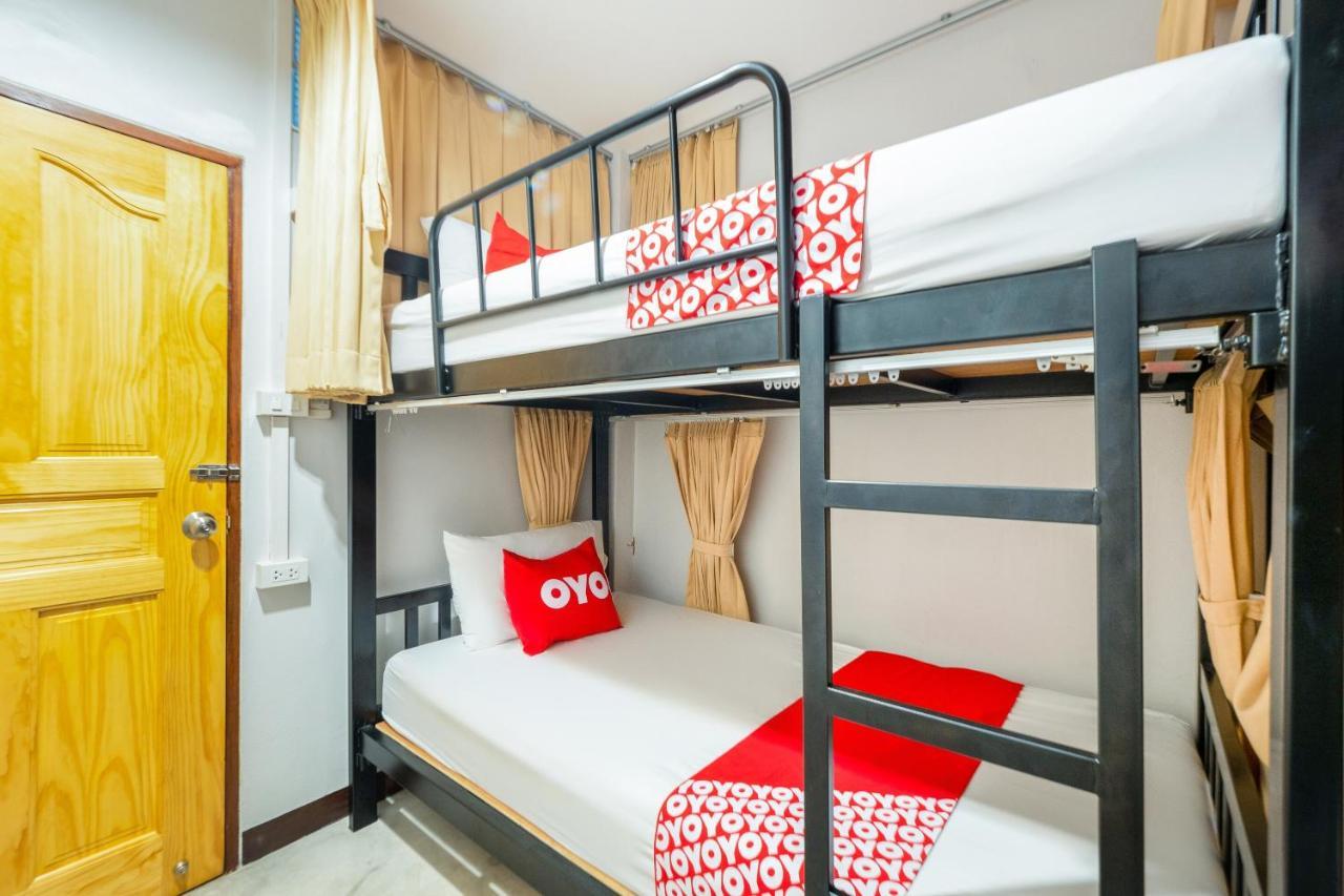 Oyo 969 Lida 1946 Hostel Банкок Екстериор снимка