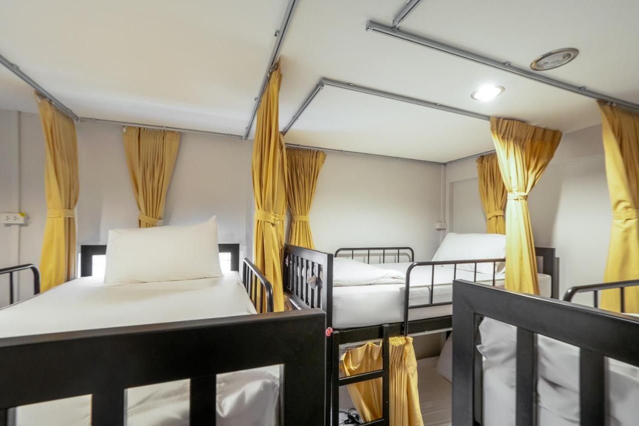 Oyo 969 Lida 1946 Hostel Банкок Екстериор снимка