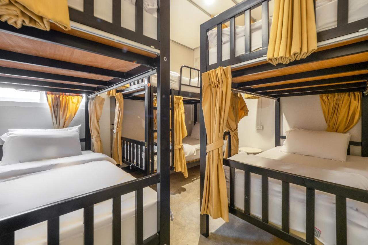Oyo 969 Lida 1946 Hostel Банкок Екстериор снимка