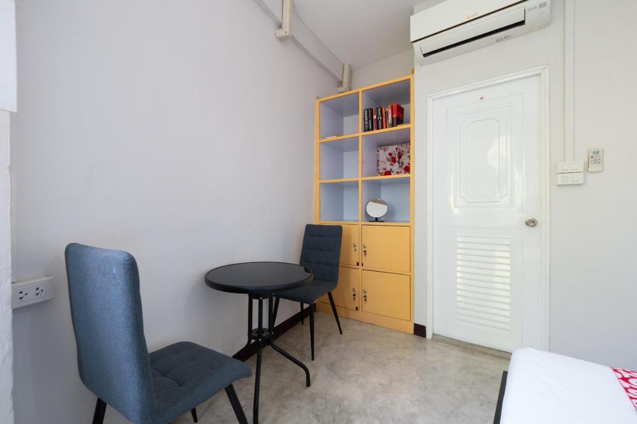 Oyo 969 Lida 1946 Hostel Банкок Екстериор снимка