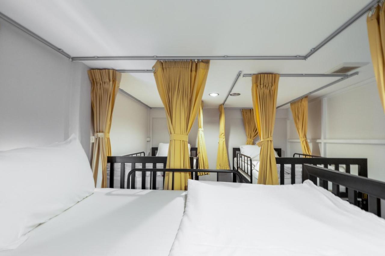 Oyo 969 Lida 1946 Hostel Банкок Екстериор снимка