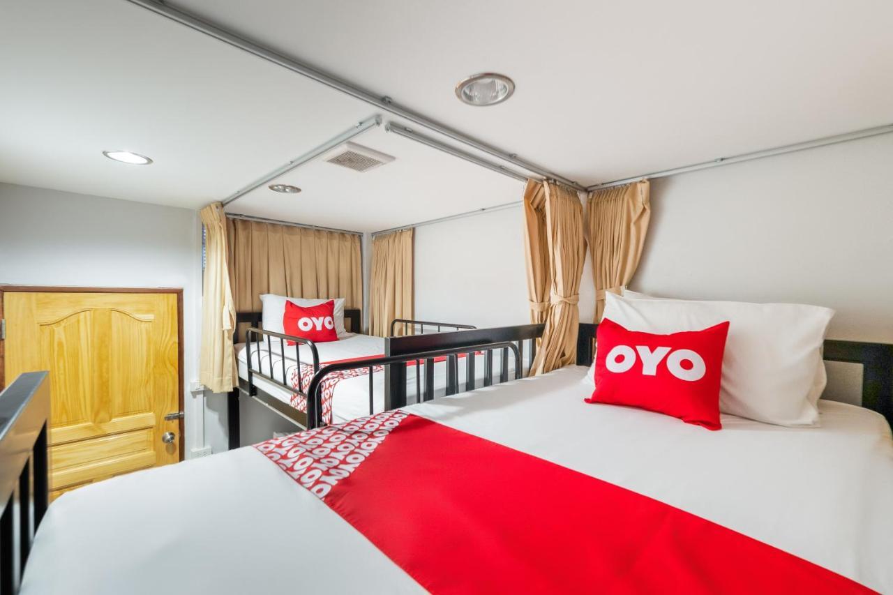 Oyo 969 Lida 1946 Hostel Банкок Екстериор снимка