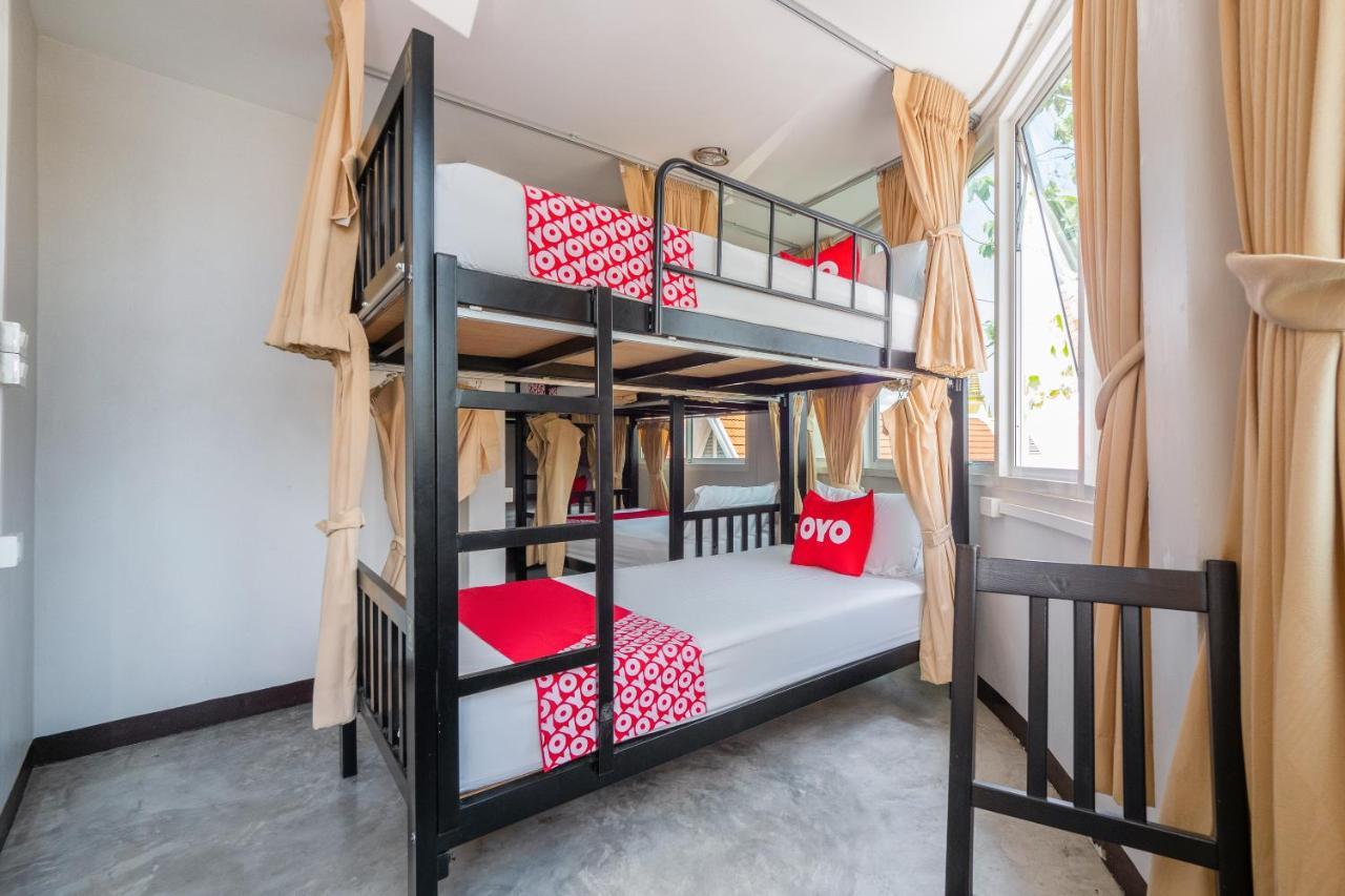 Oyo 969 Lida 1946 Hostel Банкок Екстериор снимка